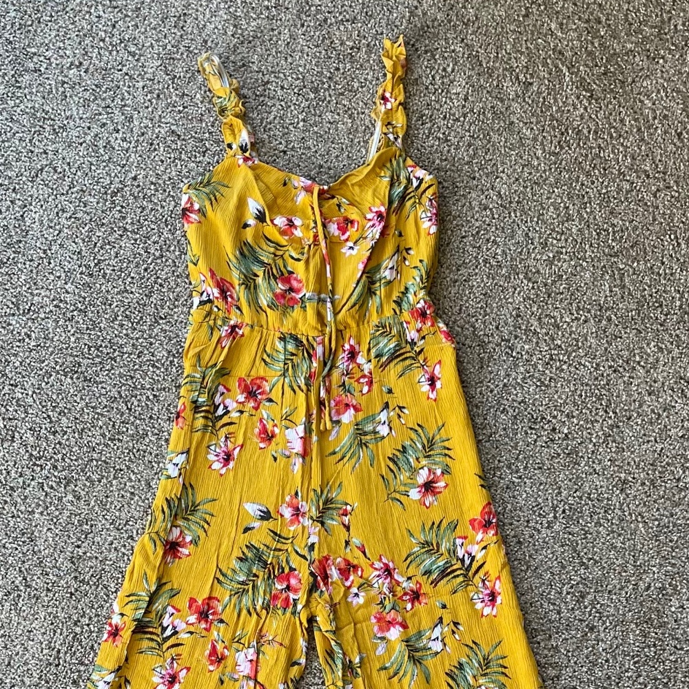 Candie's jumpsuit - Size XSmall | yellow with red flowers and green leaves